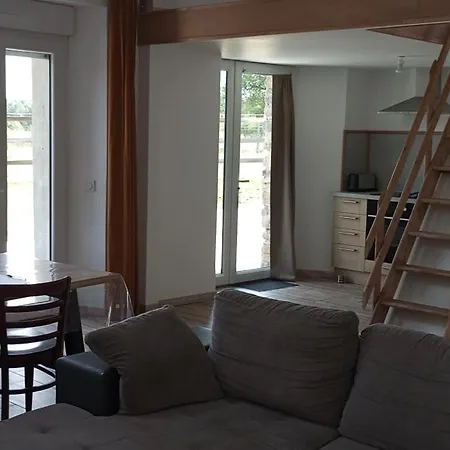 La Giraudiere Batisse Au Calme 2 A 4 Personnes Soulgé-sur-ouette